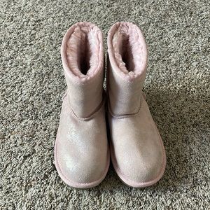 Girls light pink uggs with sparkle, size 13. New condition